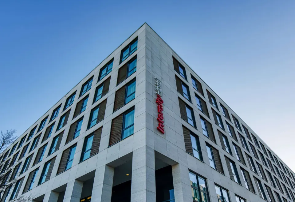 Hotel Nähe Airport Tegel Mit Parken Und Transfer comparemyjet.com