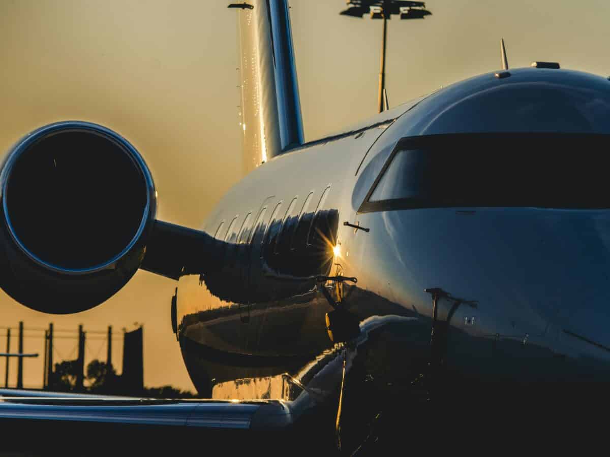 What-Is-a-Private-Jet-Fixed-base-Operator-FBO-1-1200x900.jpg