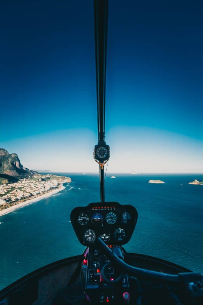 vista de la cabina del helicóptero