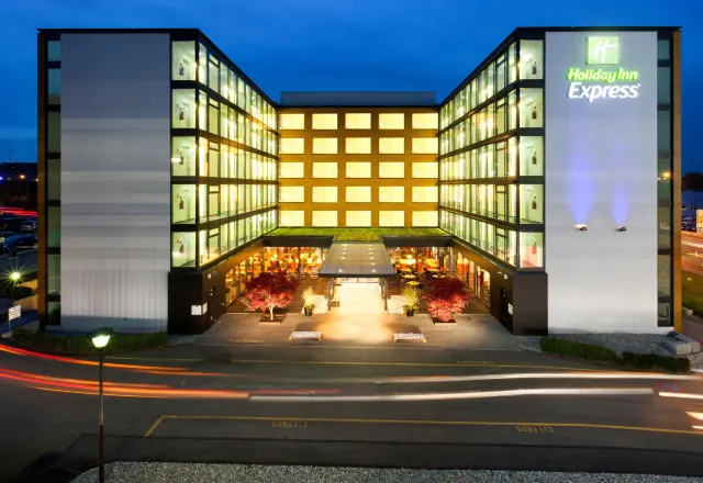 Holiday Inn Express ZÜRICH Airport