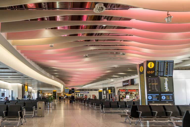 10 Biggest & Busiest Airports In The UK [With Pictures]