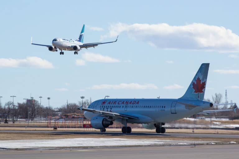Top 10 Biggest & Busiest Airports in Canada [With Pictures]